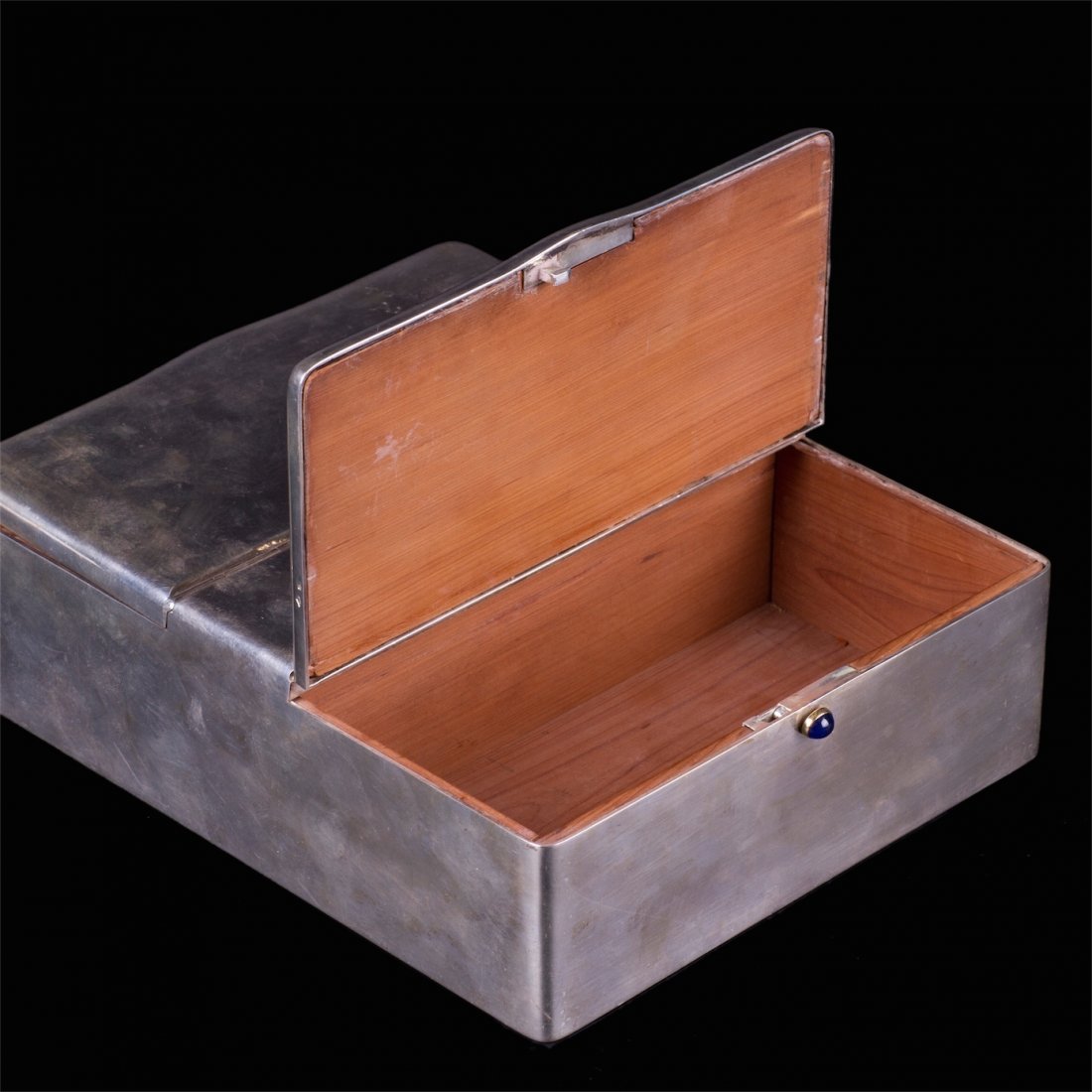 Grand W.A. Bolin neoclassical style silver cigar box — image 4