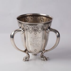 Silver cup vase. — image 1