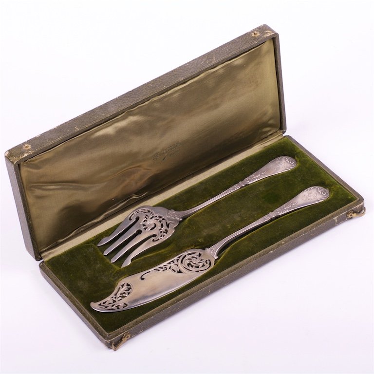 Silver serving set ot 2 pieces in a box. French. — image 1