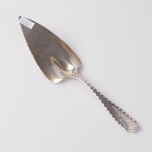 Silver cake shovel. — image 1