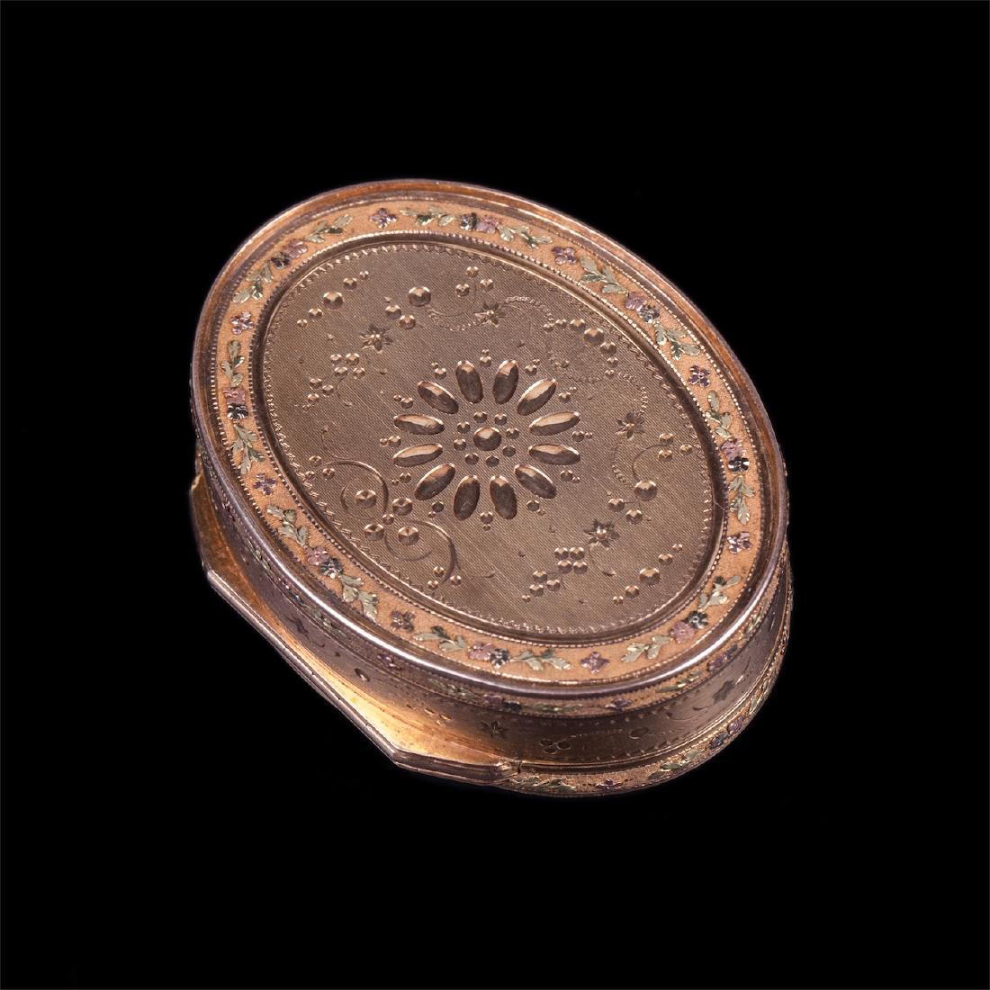 18th century 18K two-tone gold box — image 2
