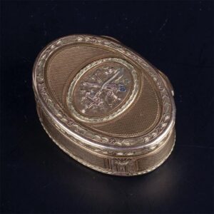 Antique French gold box. 18th century — image 2