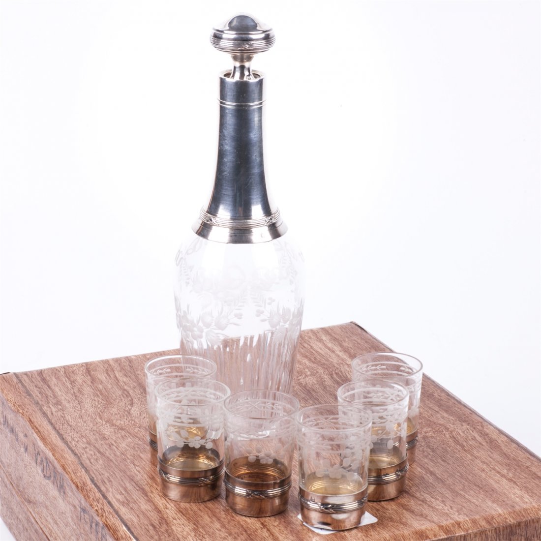 Antique French set of carafe and 6 shot glasses in a — image 3