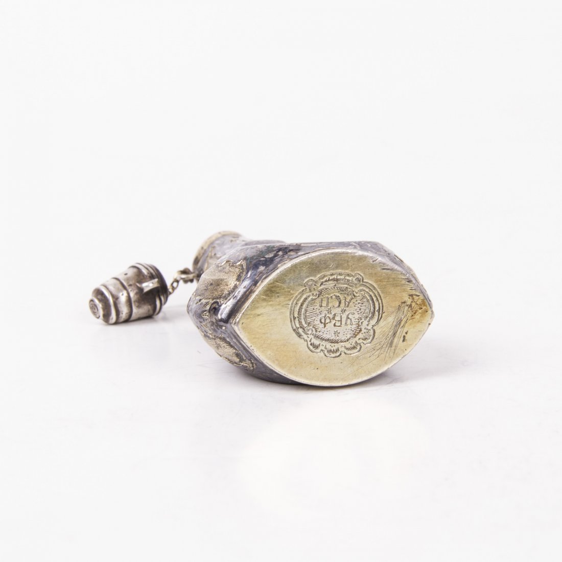 Russian silver-gilt and niello flask with Genre scene — image 4
