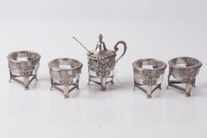 Silver table set. — image 1