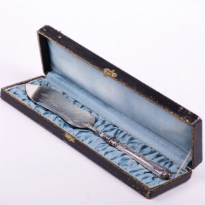 French silver cake spoon. — image 1