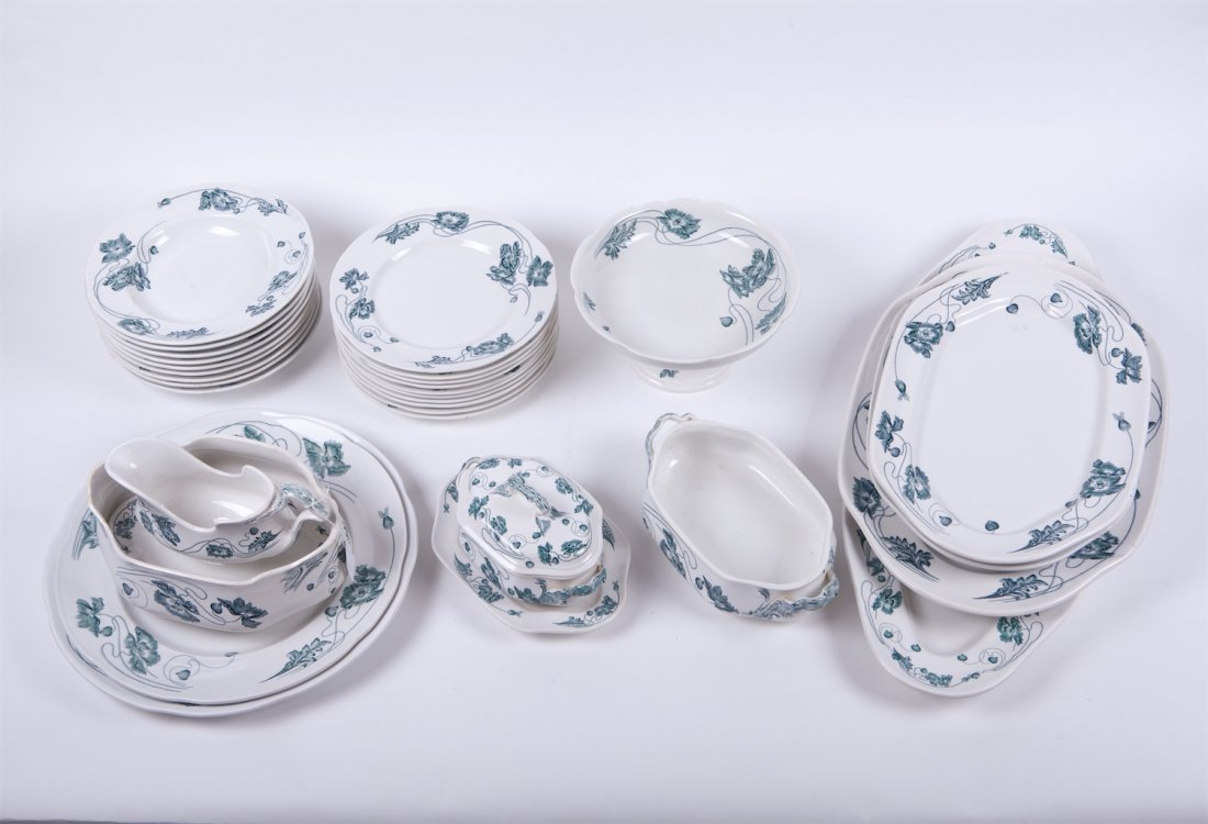 Russian imperial time porcelain service. — image 1