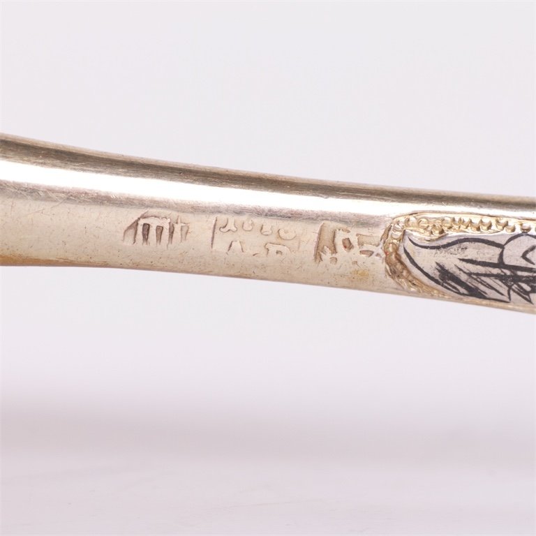 Russian decorative silver-gilt and niello spoon — image 4
