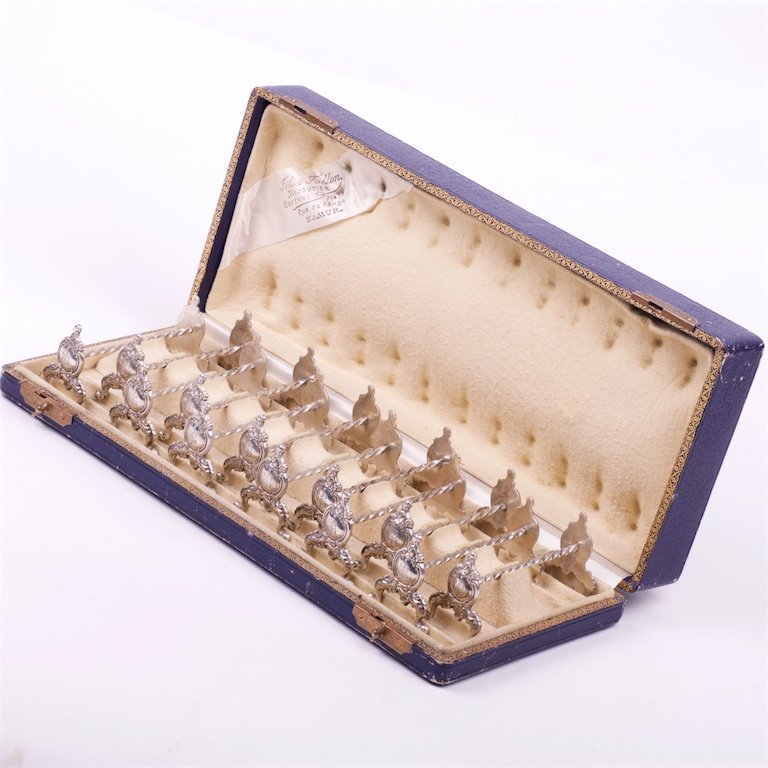 Set of 12 stands for knifes. — image 1