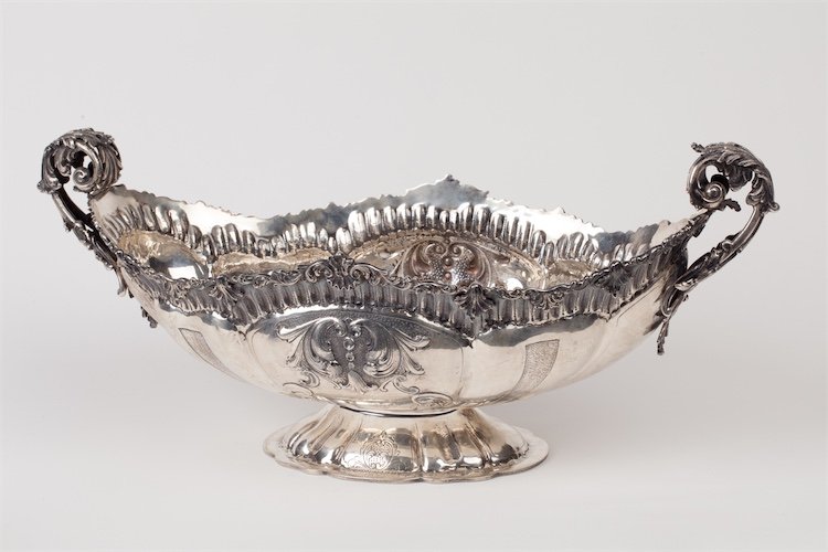 Silver centerpiece for fruits. — image 2