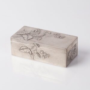 Silver cigarette box. — image 1