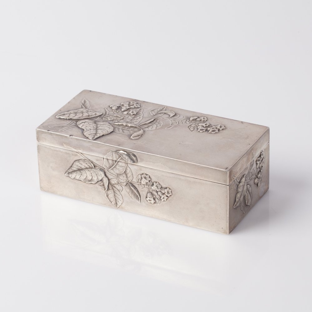 Silver cigarette box. — image 1