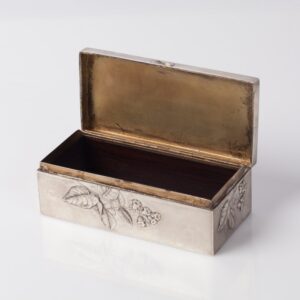 Silver cigarette box. — image 2