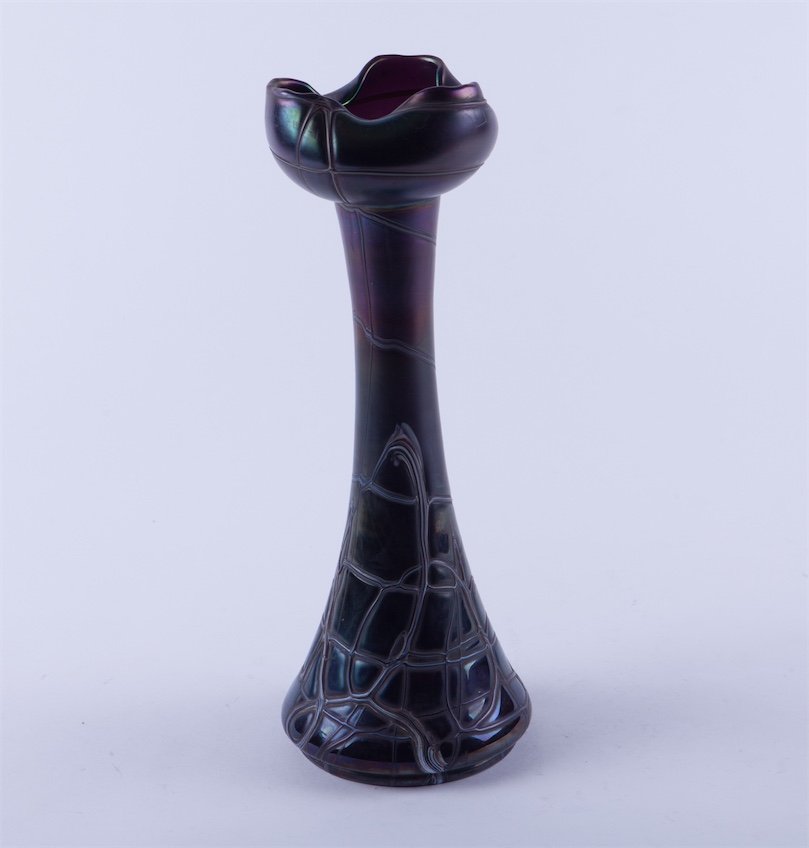 Art nouveau Loetz vase. — image 2