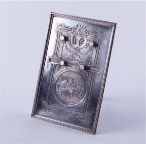 Antique desk calender. — image 2