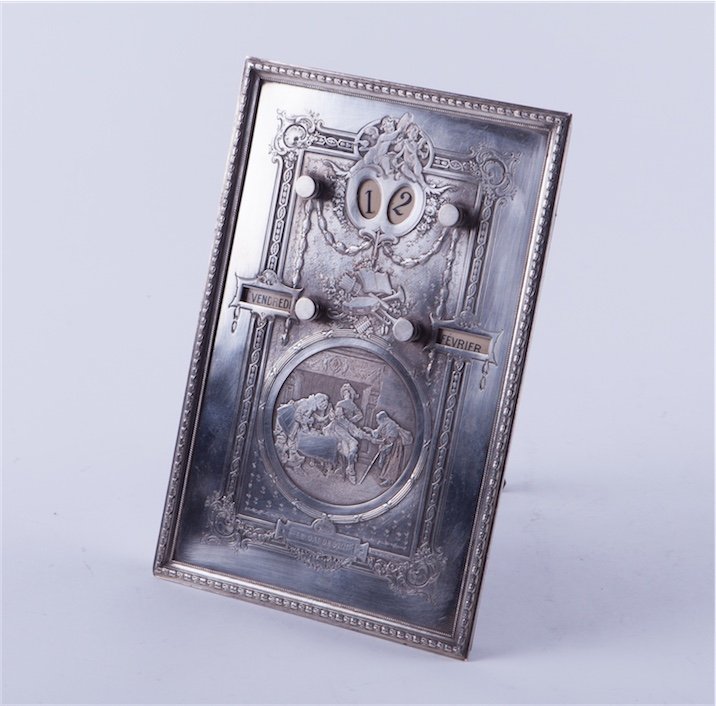 Antique desk calender. — image 2