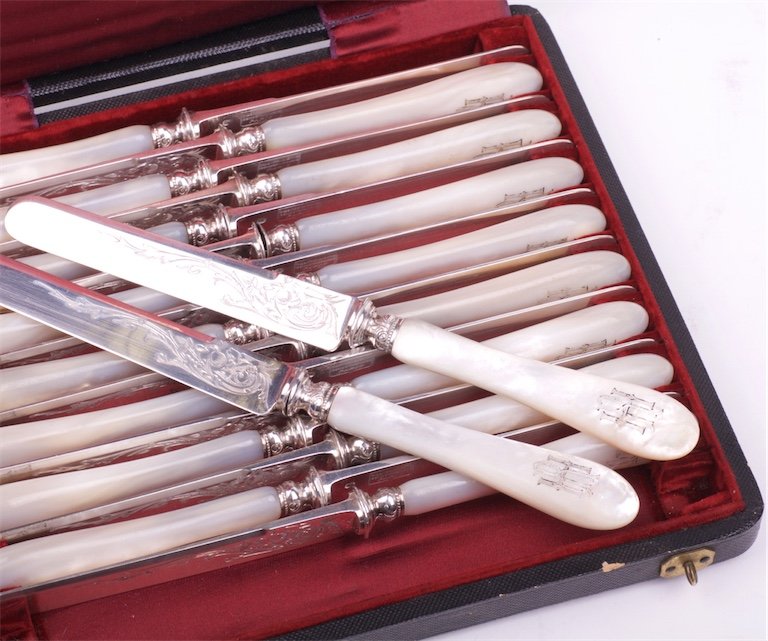 Antique silver set of 18 dessert knives — image 2