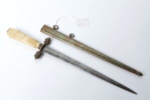 English navy dirk. — image 1