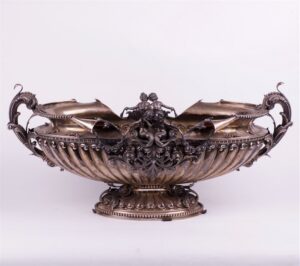 Huge silver parade vase. Le Argenterie di Milano di — image 1