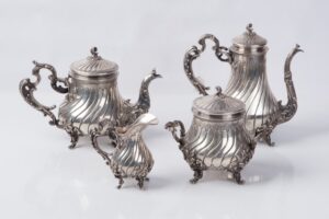 French set of 4 pieces in a oak box. — image 5