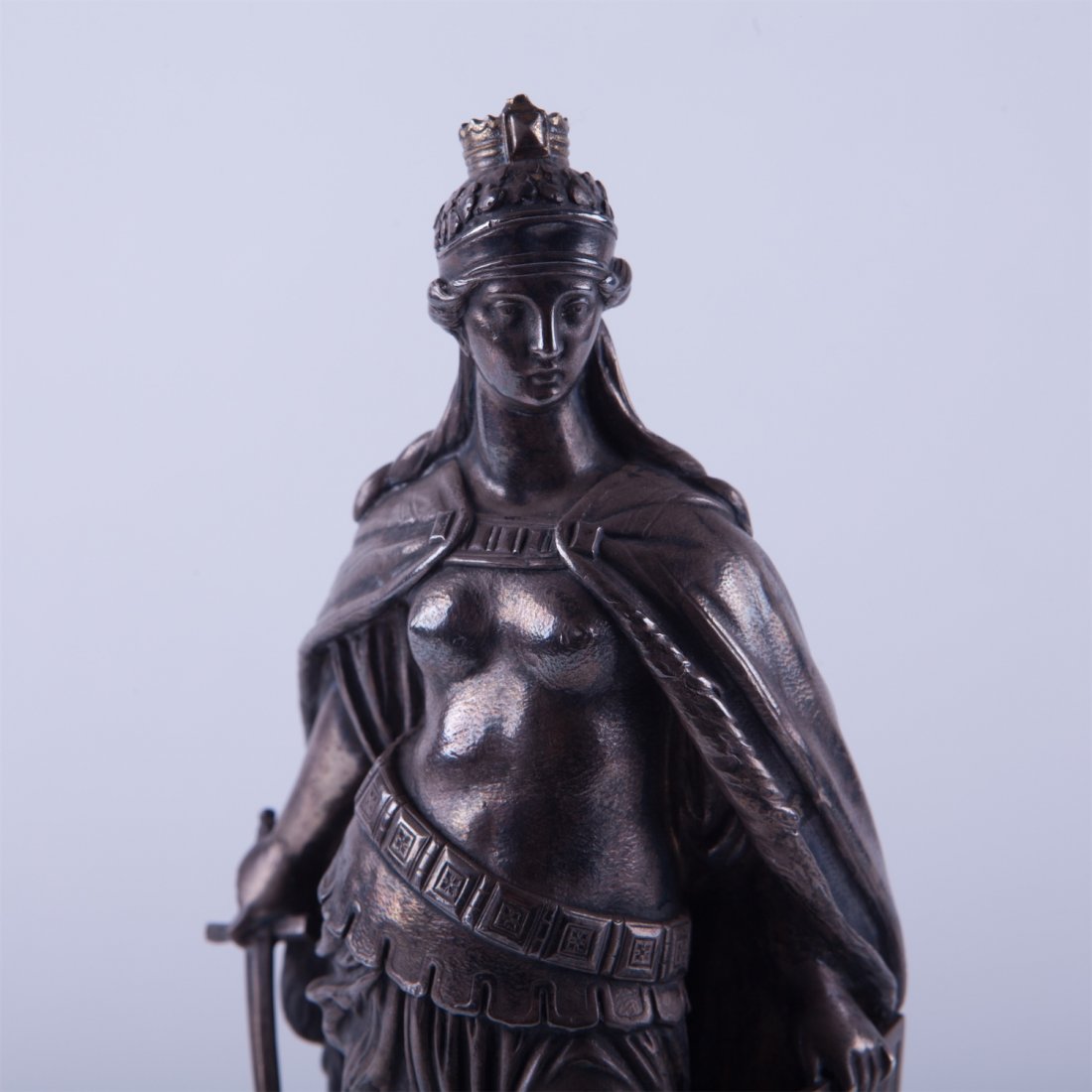 Silver figure. — image 4
