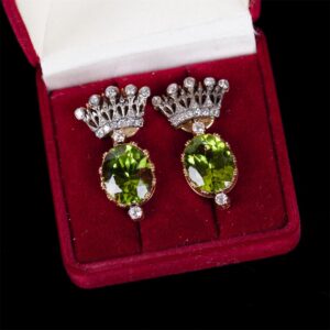 Beautiful Gold 18K Crown earrings — image 1