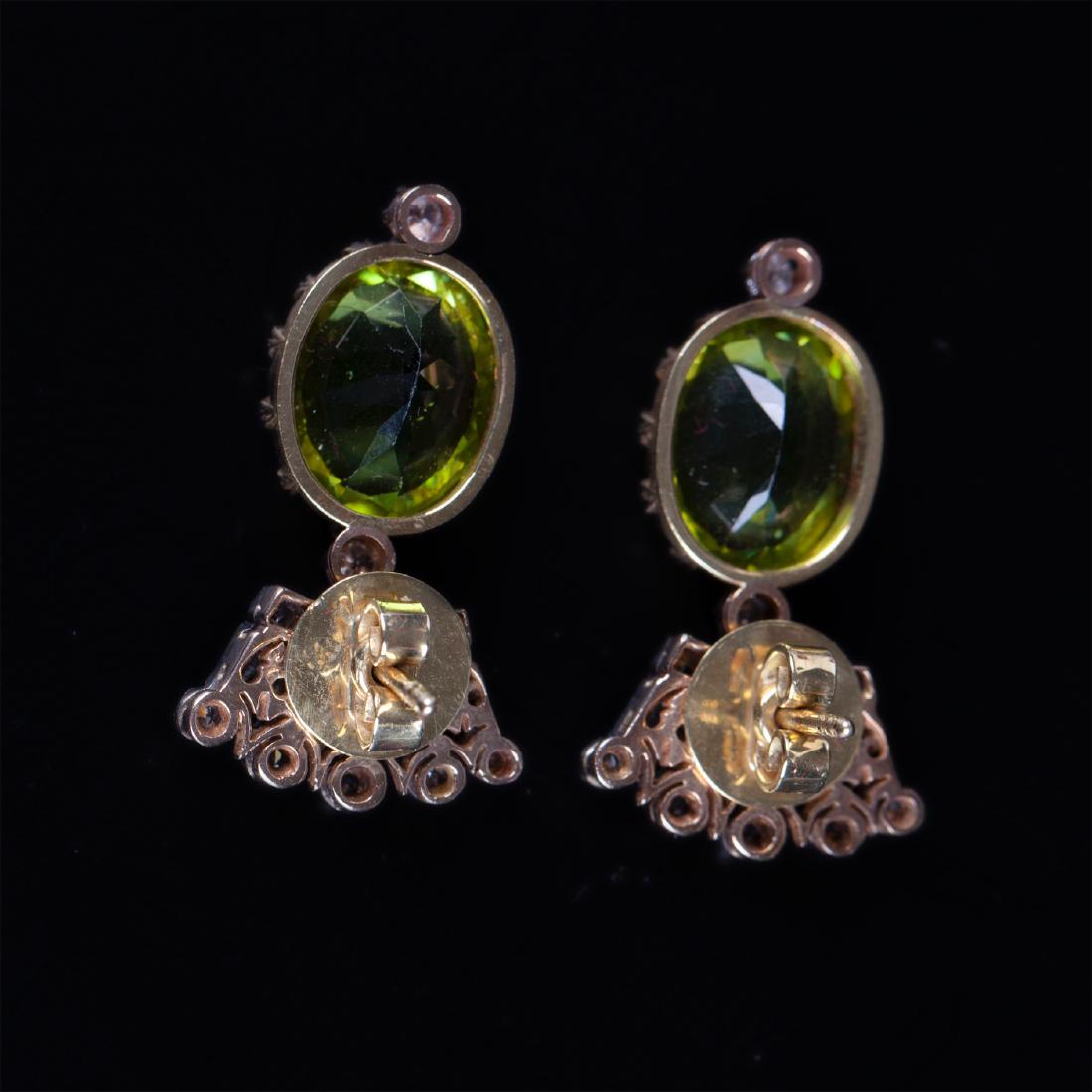 Beautiful Gold 18K Crown earrings — image 4