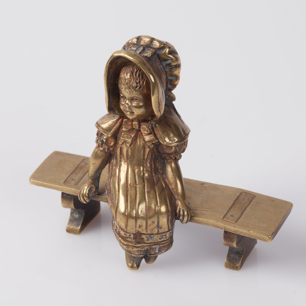 Bronze figure. "Girl on bench". — image 1