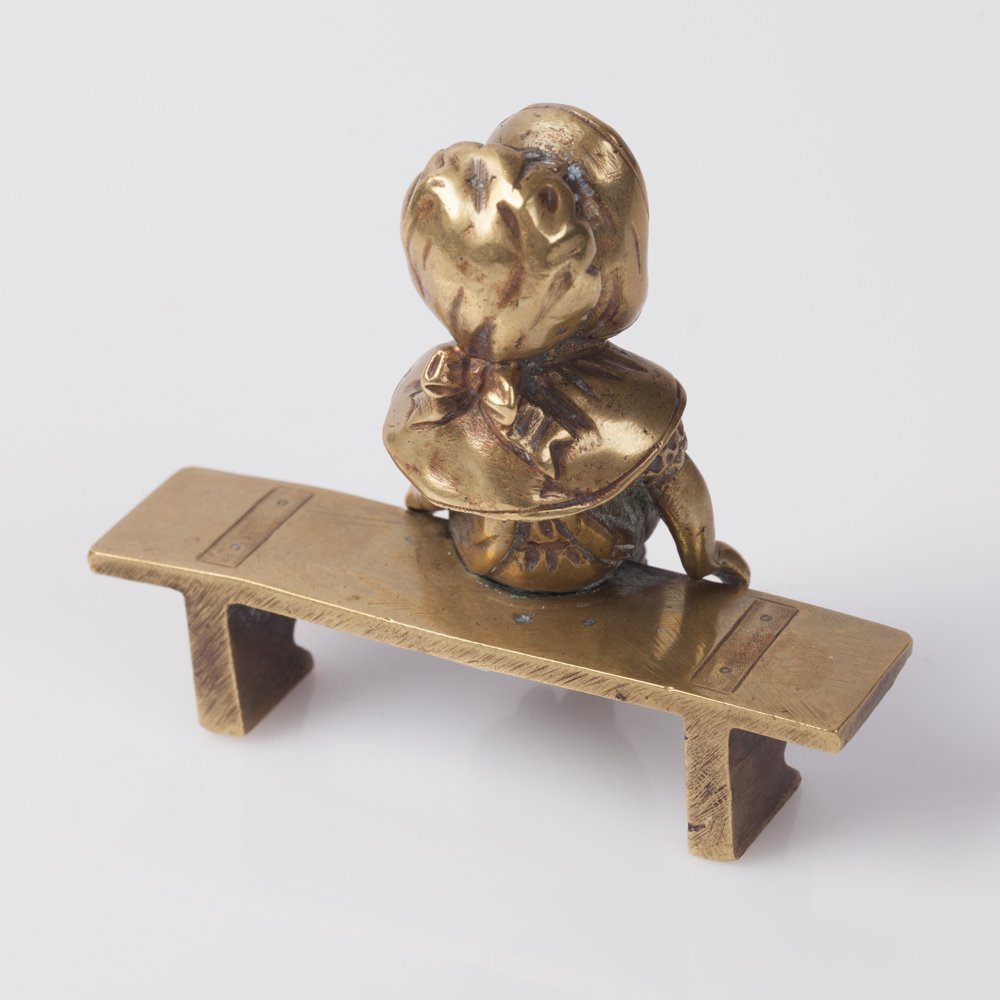 Bronze figure. "Girl on bench". — image 2