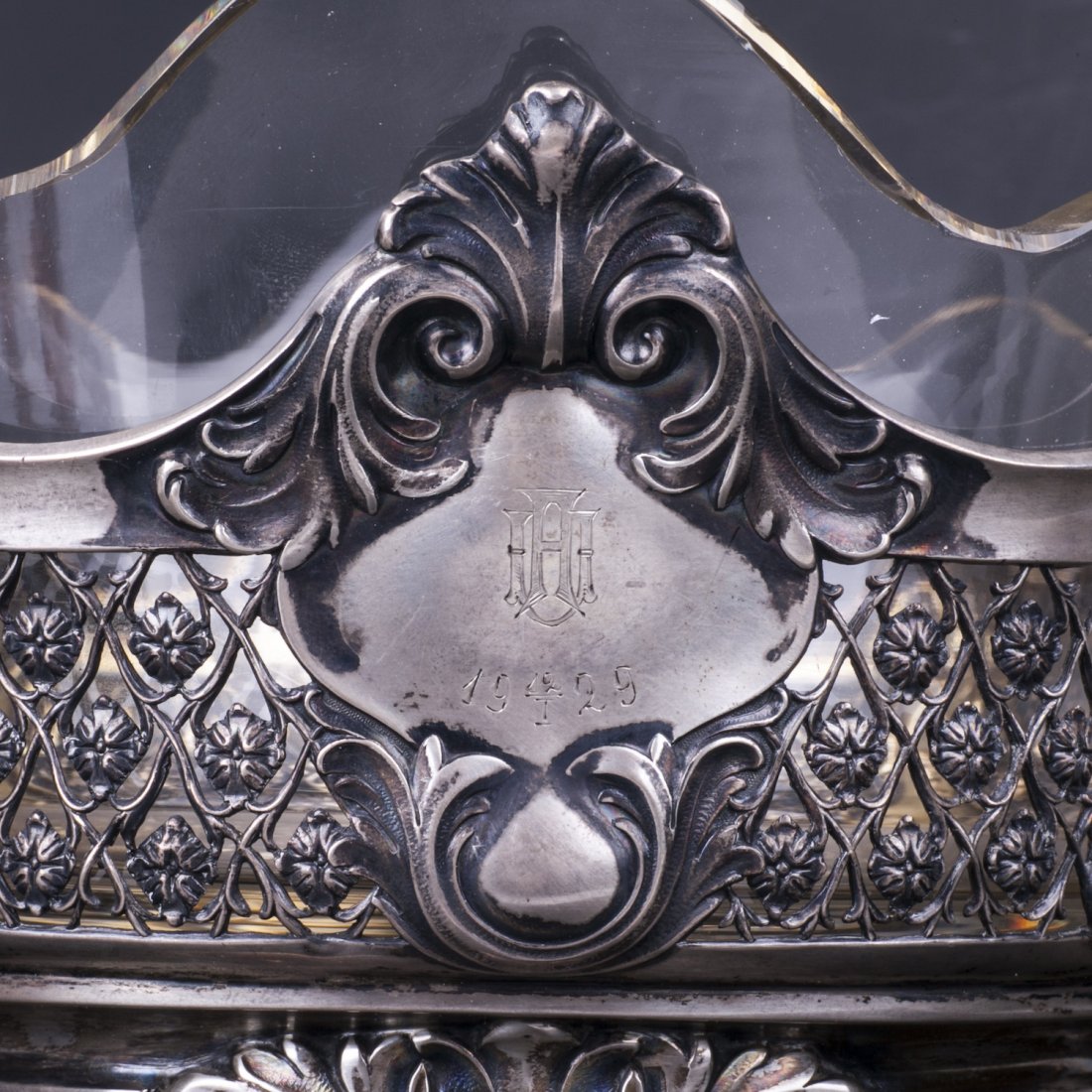 Silver mounted glass fruit bowl on legs — image 3