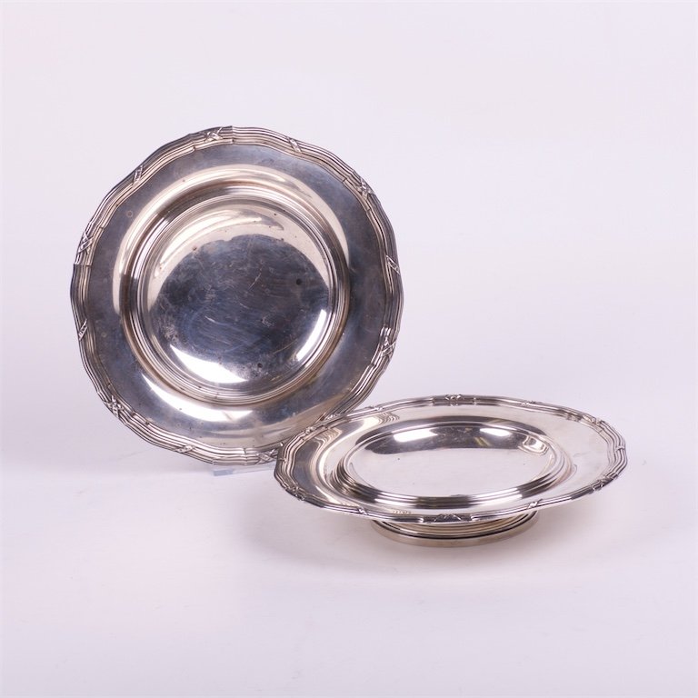 Silver pair of vase. — image 1