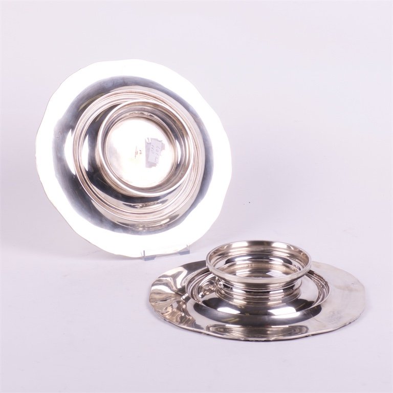 Silver pair of vase. — image 2