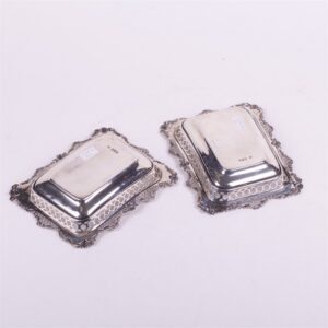 Silver pair of vase. — image 2