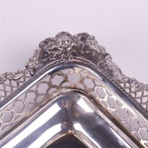 Silver pair of vase. — image 4