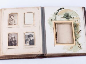 Antique Russian photo album with bronze plaque — image 5