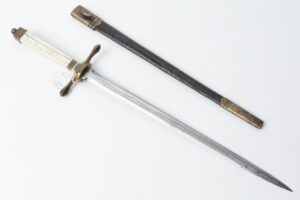 English navy dagger. — image 1