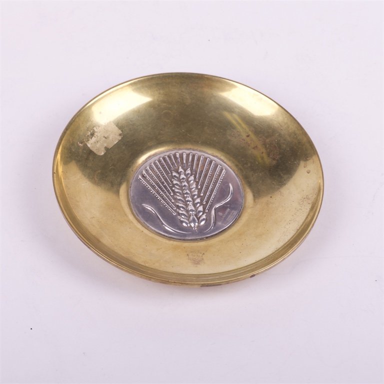 Silver-bronze decorate plate. — image 1