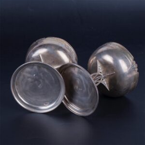 A pair of Russian engraved silver-gilt ice cream bowls — image 7