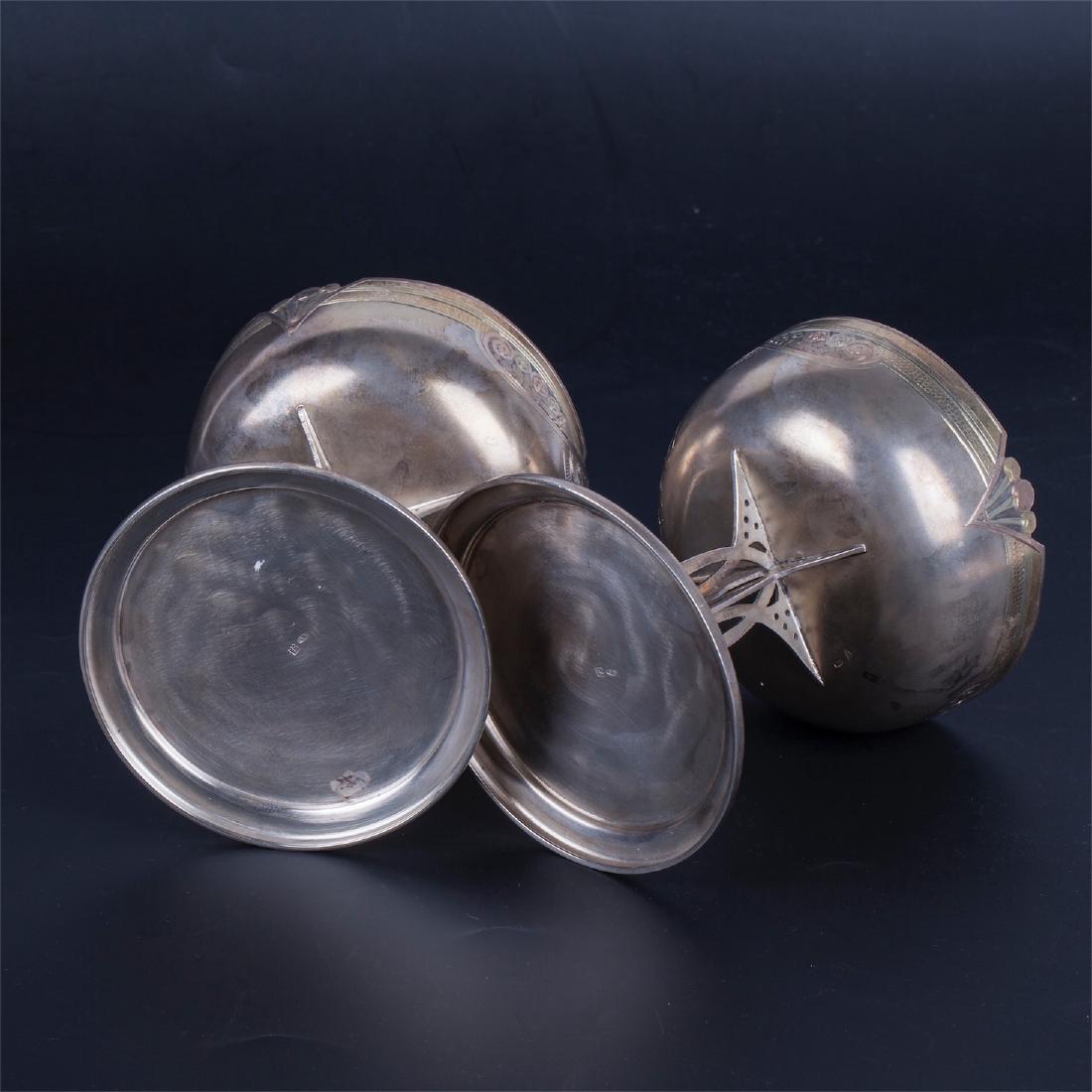 A pair of Russian engraved silver-gilt ice cream bowls — image 7