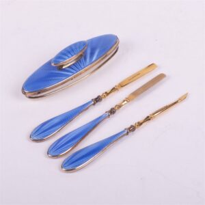 Manicure set of 4 pieces. — image 1