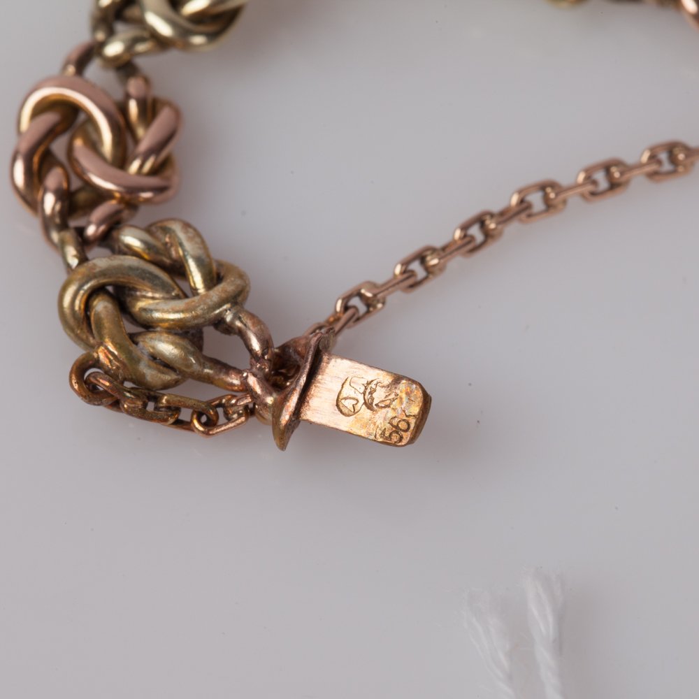 Gold hand bracelet. — image 2