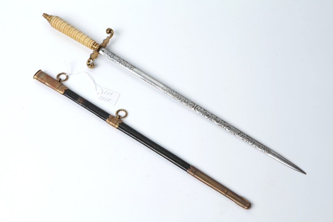 English navy dagger. — image 1
