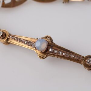 Gold hand bracelet. — image 3