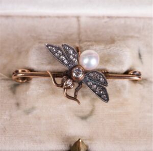 Russian Imperial time gold brooch in the shape of fly — image 3