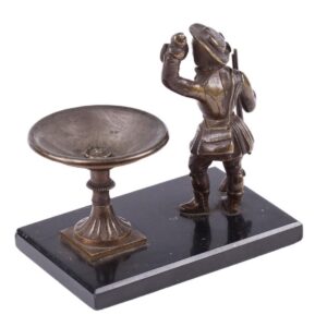 Table bronze with hunting scence — image 3