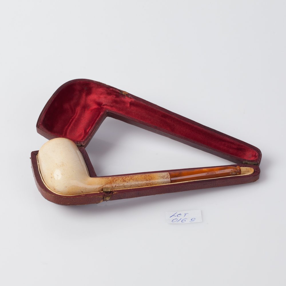 Antique smoking pipe. — image 1