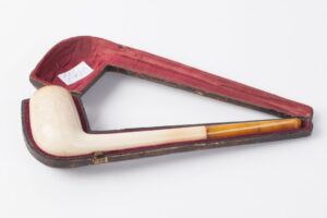 Antique smoking pipe. — image 1