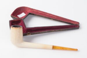 Antique smoking pipe. — image 2