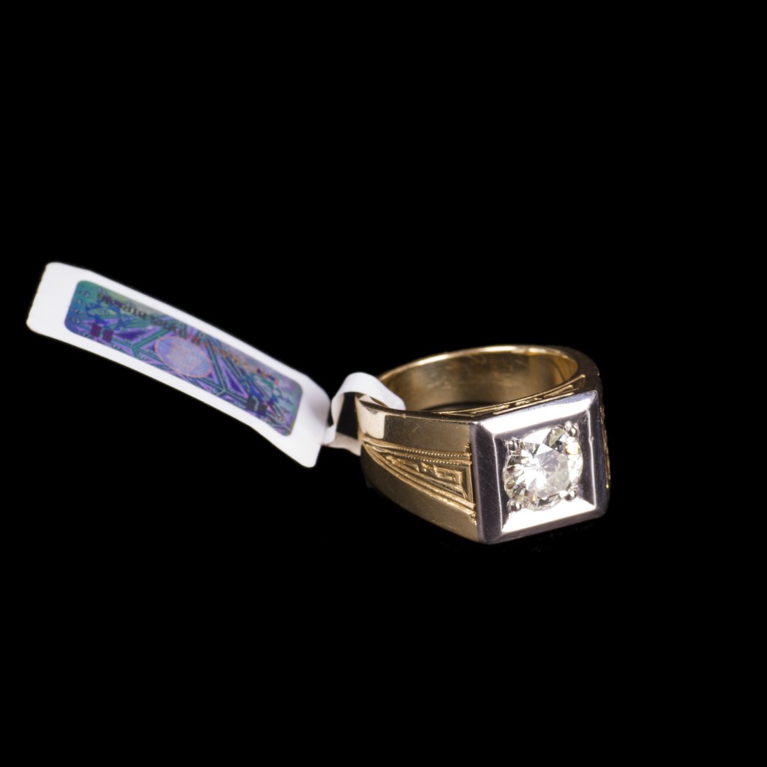 Gold ring with diamonds — image 1