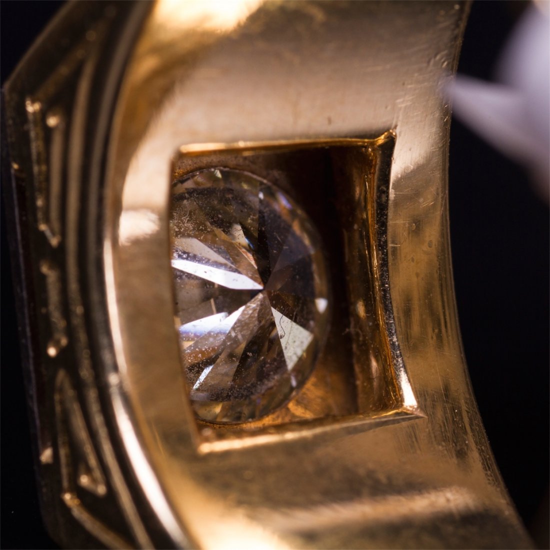 Gold ring with diamonds — image 5